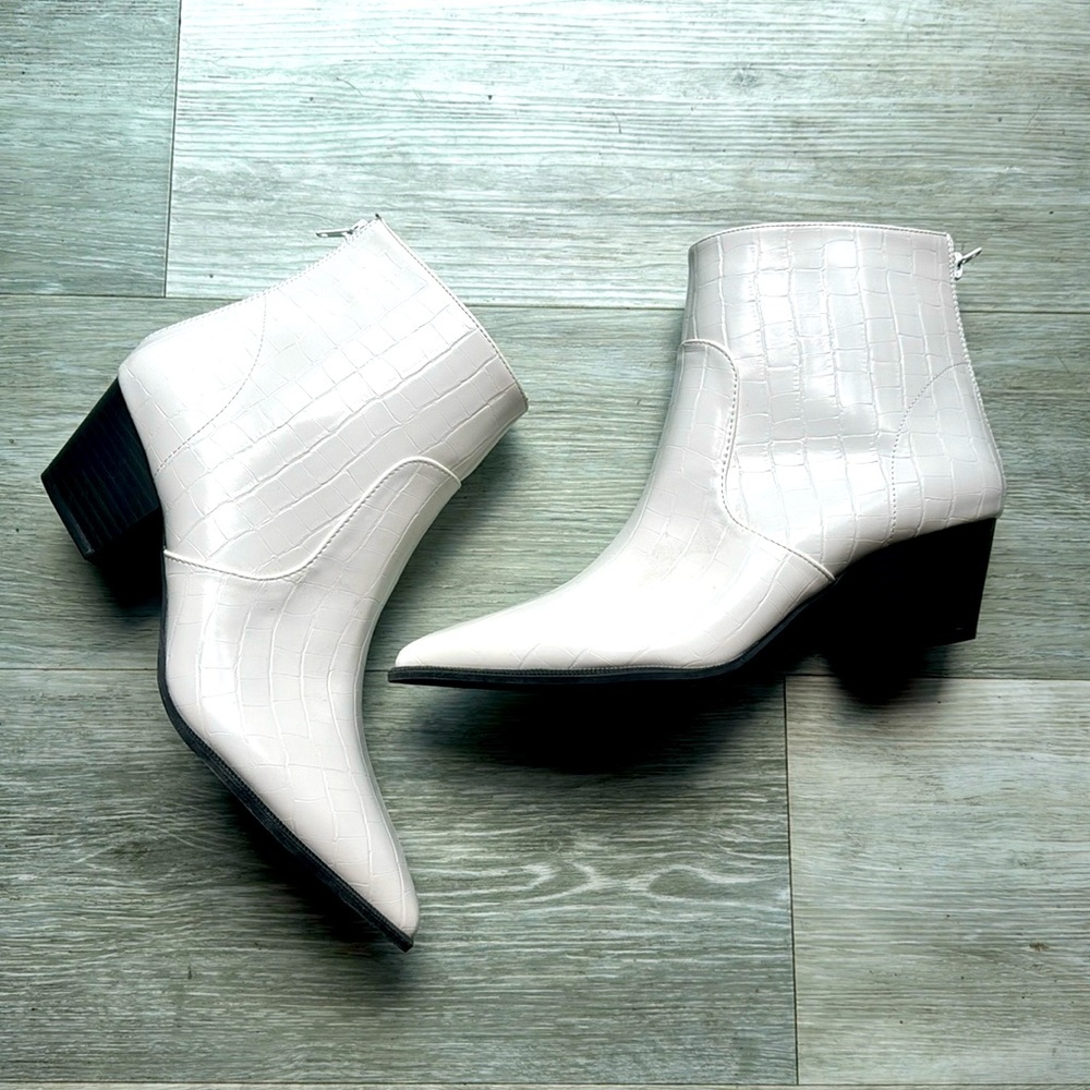 Vici White Faux Croc Booties Size 10 BNWB